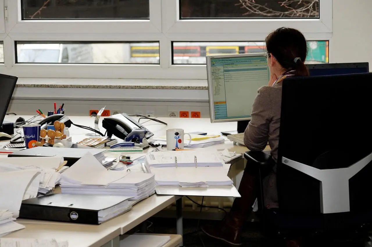 Illustration office and woman